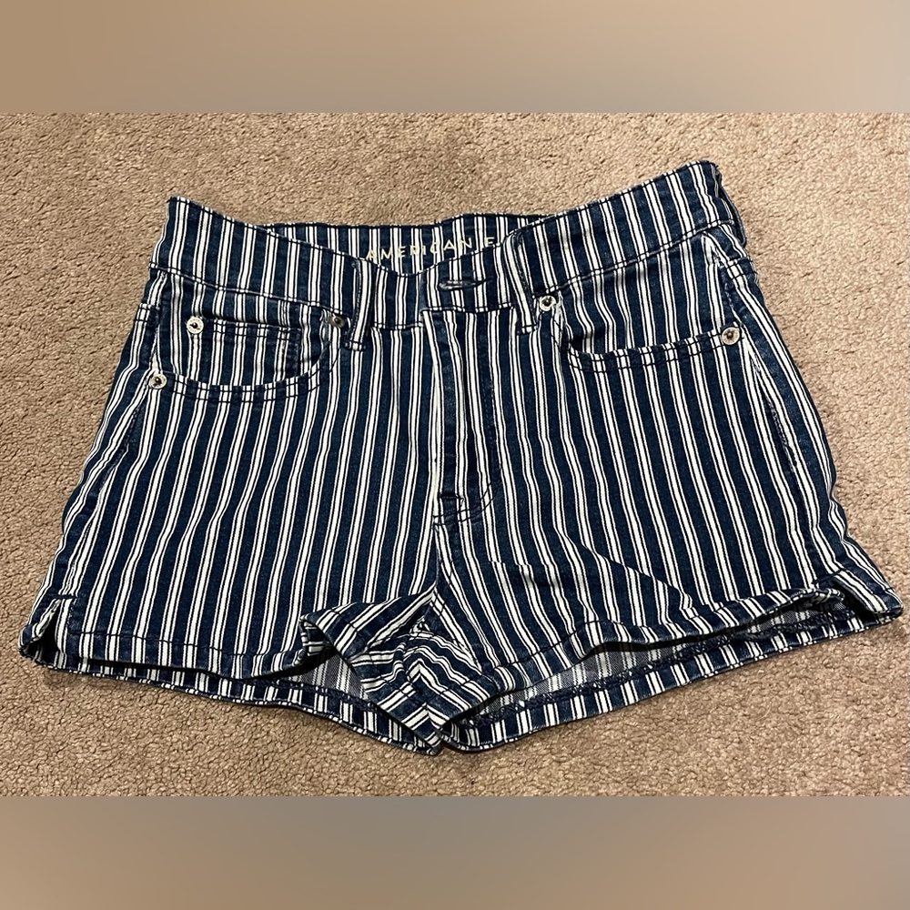 American Eagle blue & white striped shorts